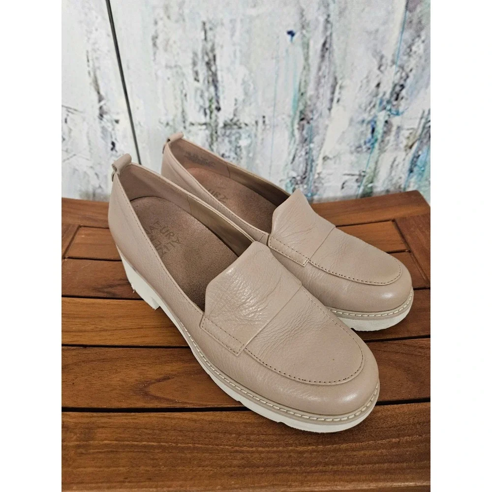 Naturalizer Darry Loafers 7M Beige Leather Platform Lug Sole Block Heel Chunky